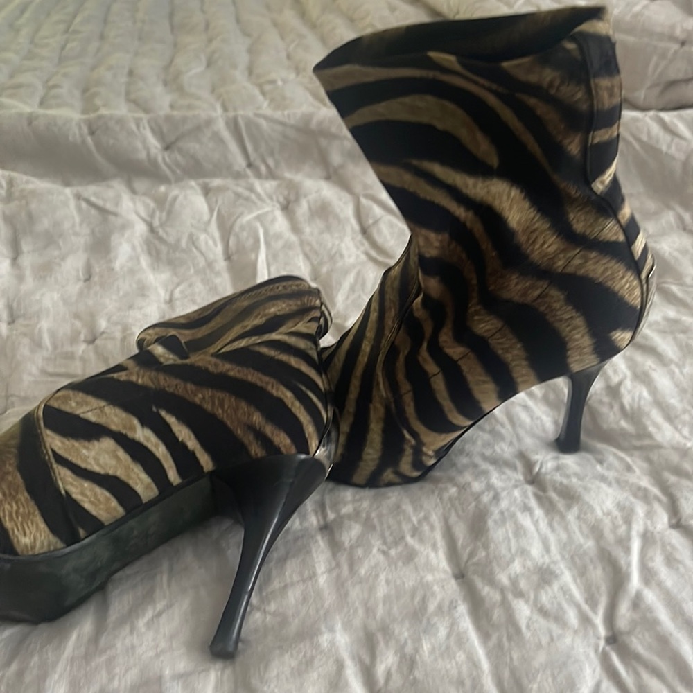 Donald J. Pliner Boots